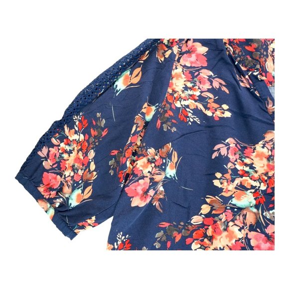 Torrid Size 4 Womens Floral Lace‎ Inset  Blouse Top 3/4 Sleeve Gorgeous - Picture 4 of 6